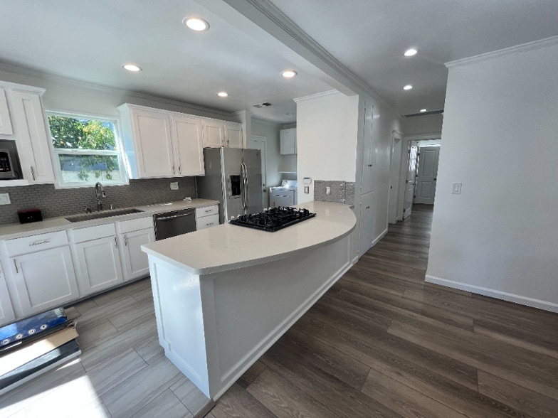 Building Photo - 5351 Packard St