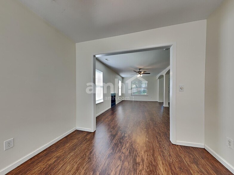 Building Photo - 500 Pawley Dr