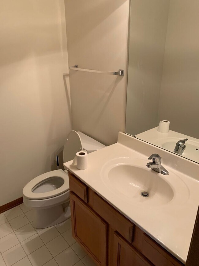 Building Photo - Gorgeous Harbor Park Condo downtown Kenosha!