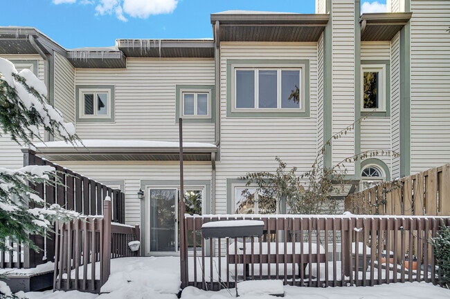 Building Photo - 1017 Arbor Ct