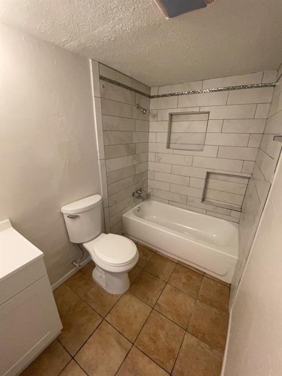 Building Photo - 22807 Millgate Dr