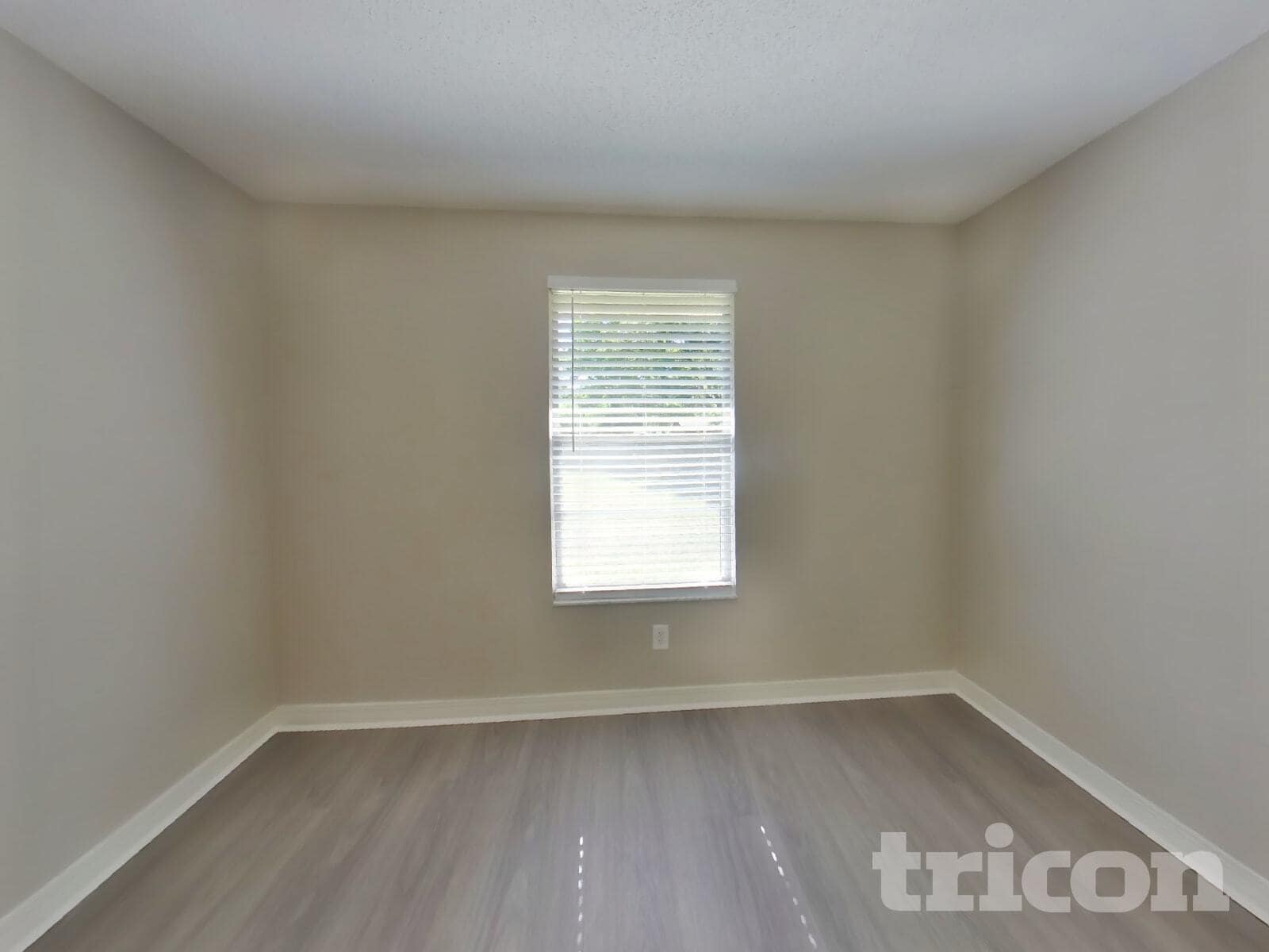 Building Photo - 1715 Farm Way