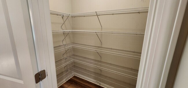 Building Photo - Welcome to Eagle Landing—where 3-bedroom bliss meets effortless style.