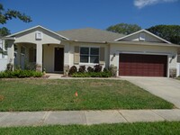 Building Photo - Spacious 4/2/2 home in south St Petersburg