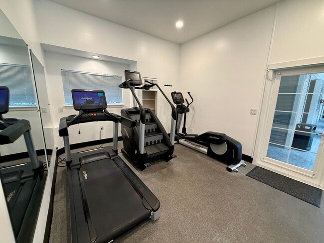 Building Photo - Gallery Condominiums - Downtown Kirkland