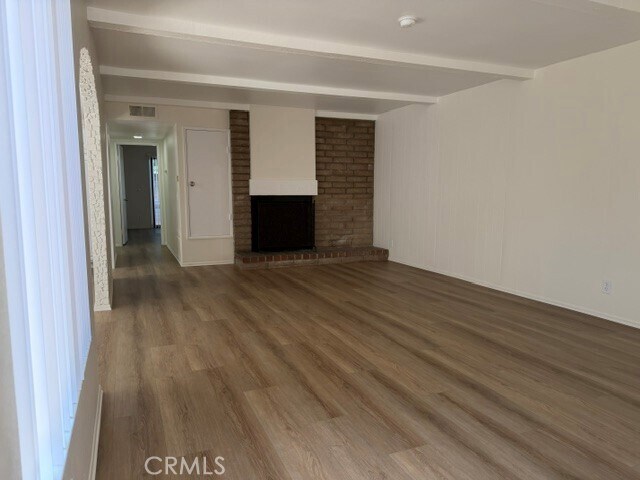 Building Photo - 2324 Raintree Dr