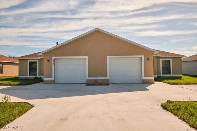 Primary Photo - 1303 SE 8th Pl