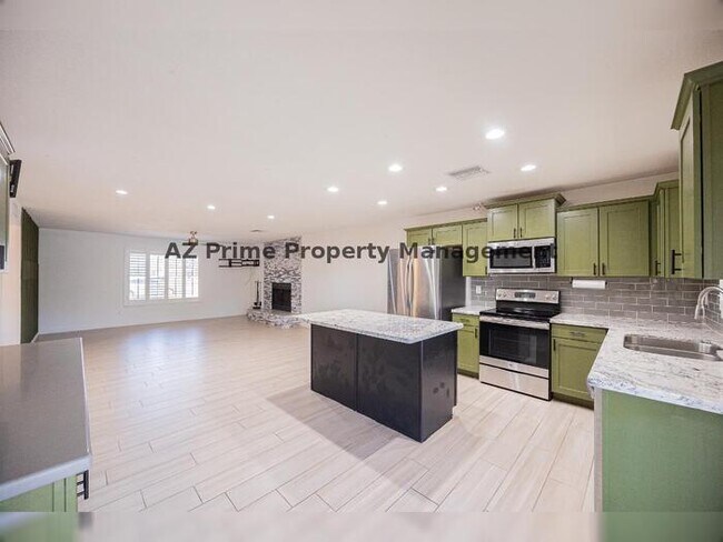 Building Photo - 17601 N 18th Dr