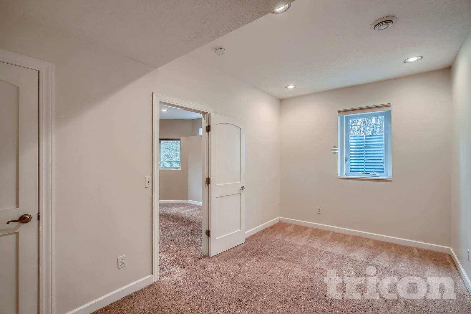 Building Photo - 2296 Highwood Ave E