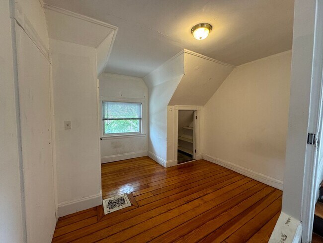 Building Photo - The Best Home in Brighton