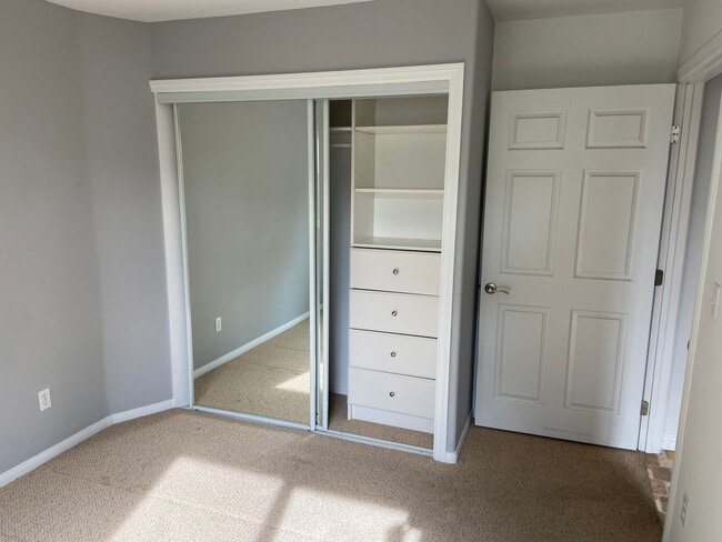 Building Photo - Beautiful, Updated 4 Bed, 3 Bath in the Heart of Clairemont with Canyon Views!!