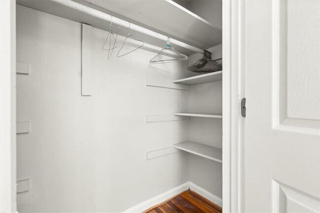 Building Photo - 220 Opal Dr