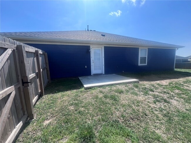 Building Photo - 2802 N Teresa Dr