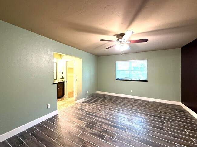 Building Photo - 5324 Eden Dr