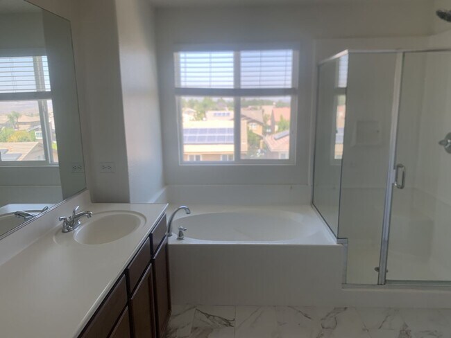 Building Photo - 10958 Clover Cir