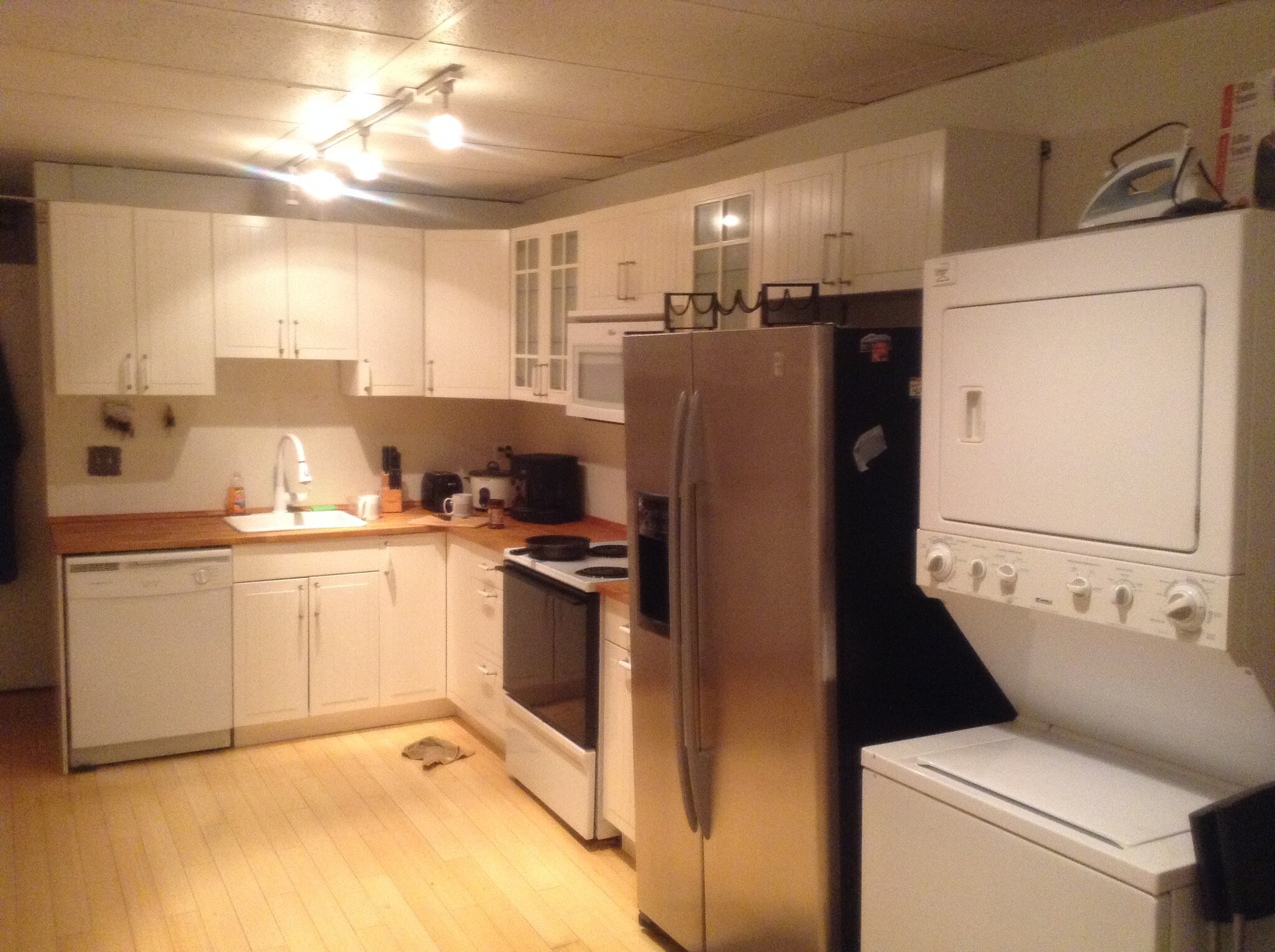 kitchen and laundry - 1016 S Charles St