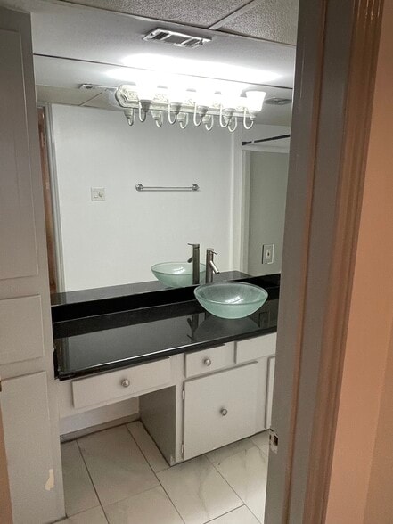 2nd Bathroom - 361 N Post Oak Ln