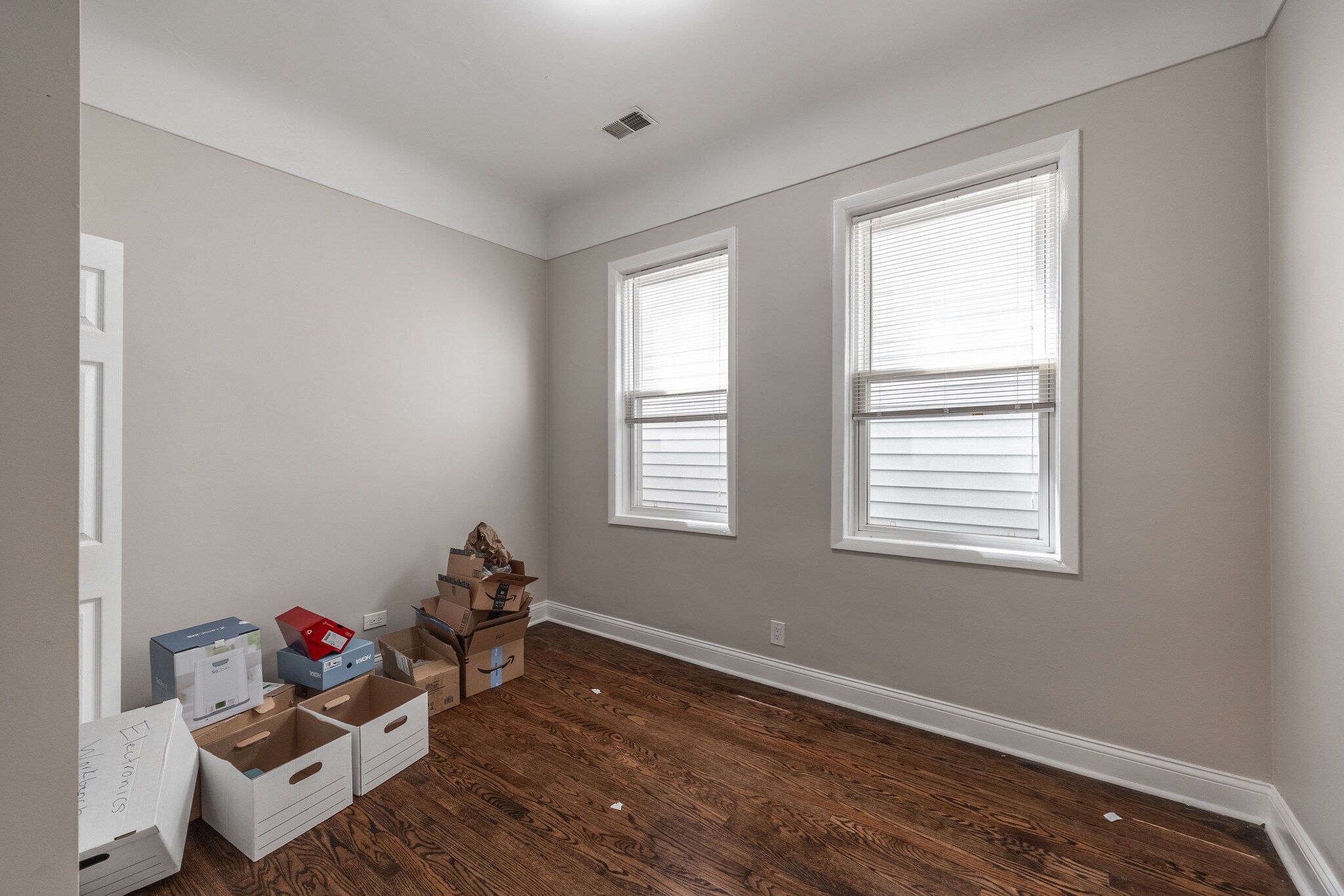 Building Photo - 4849 N Seeley Ave