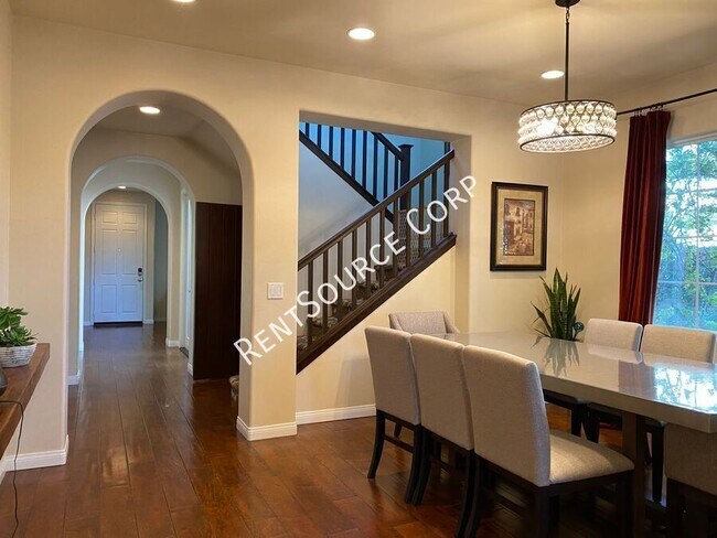 Building Photo - 24310 Las Palmas St