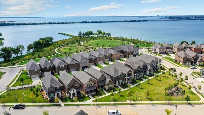 Building Photo - 7528 Redondo Dr