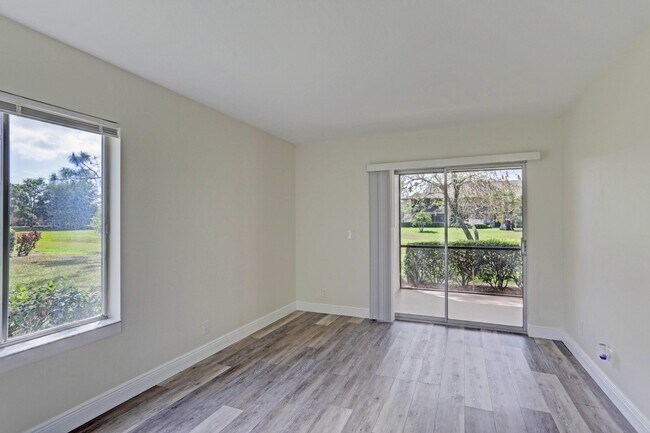 Building Photo - 6479 Chasewood Dr