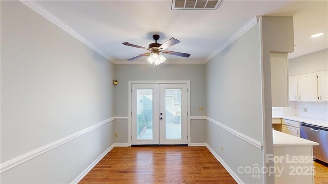 Building Photo - 414 Clarkson Green St