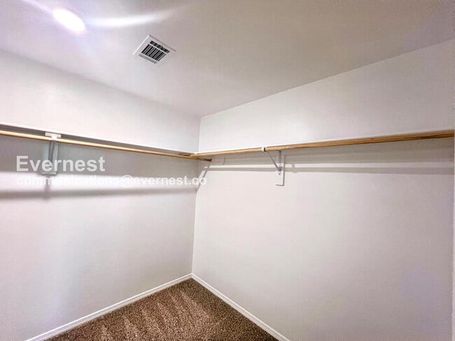 Building Photo - 1511 Ridgefield Cir