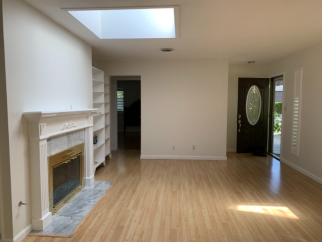 Building Photo - 5254 El Mercado Pkwy