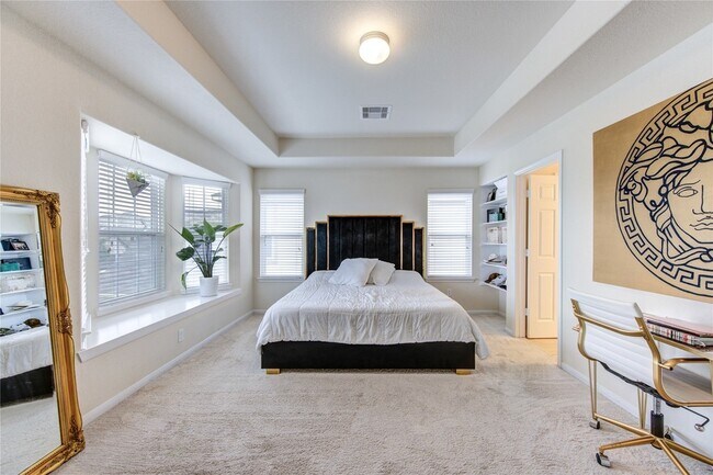 Building Photo - 3330 Madison Elm St