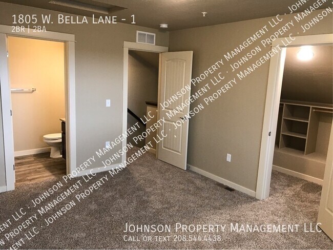Building Photo - 1805 W Bella Ln