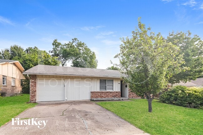 Building Photo - 2029 Willow Ln