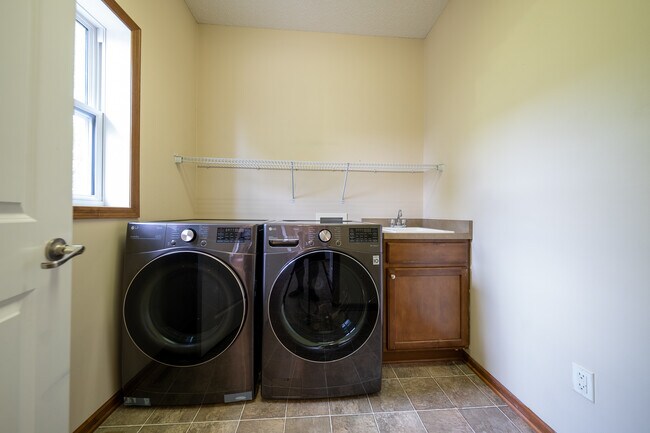 Building Photo - 15515 59th Pl N