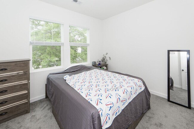 Building Photo - 4 Bedroom 3 Bath Home in Windsor Hill - North Charleston