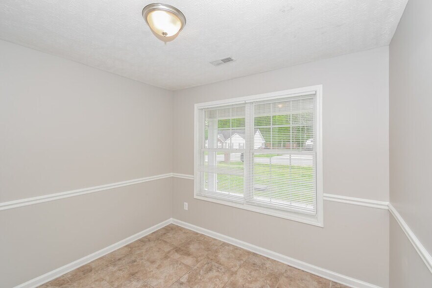 Building Photo - 144 Centerrock Dr