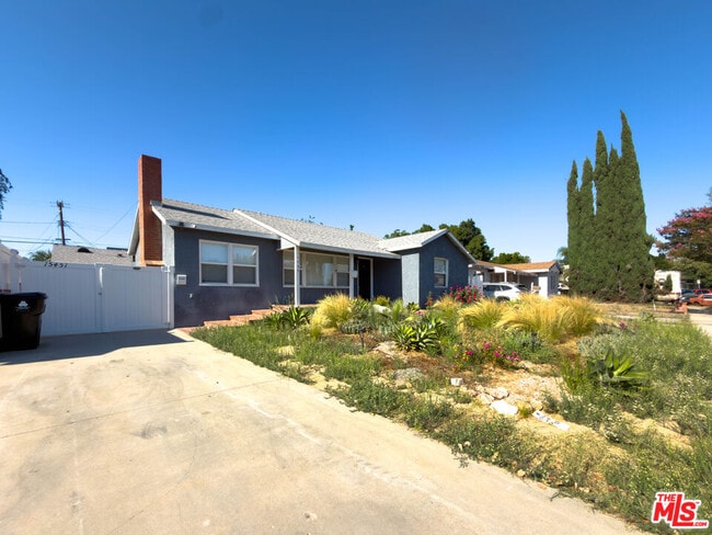 Building Photo - 15449 Septo St
