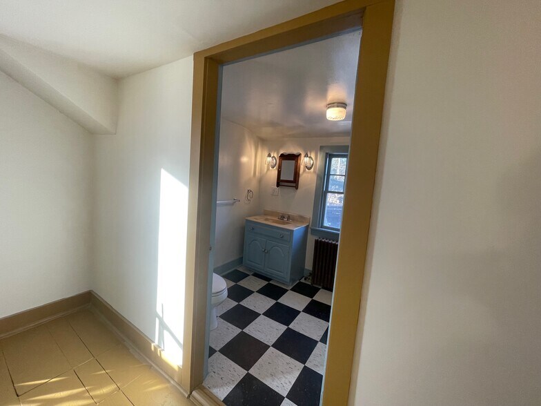 Bathroom - 252 George Wright Rd