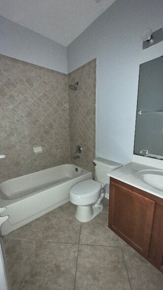 Building Photo - 10450 Manderley Way