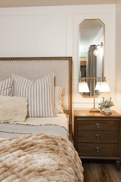 Primary bedroom - 2214 Brant St