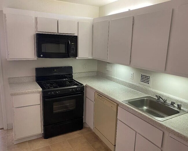Building Photo - 5500 Friendship Blvd