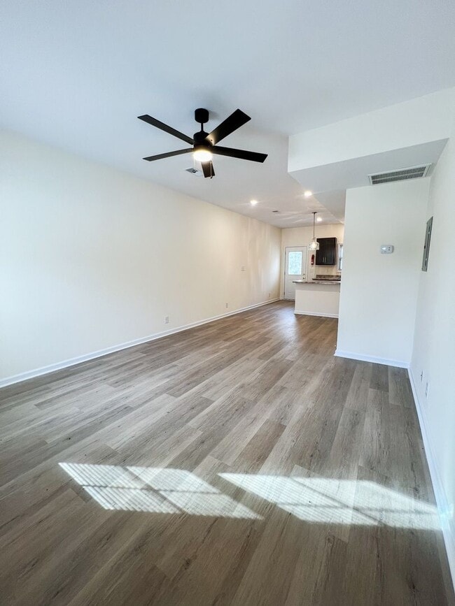 Building Photo - 305 Ranger Ln