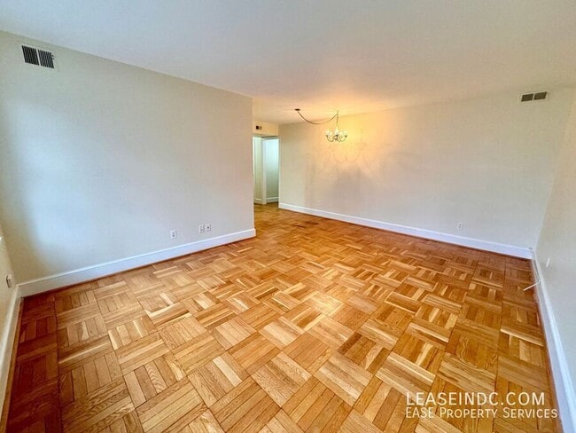 Building Photo - 2721 Ordway St NW