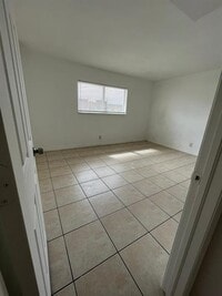 Building Photo - 2932 NW 55th Ave