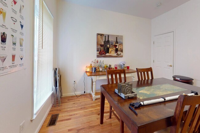 Building Photo - 1713 Arlington St