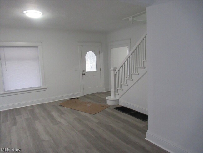 Building Photo - 378 Columbus St