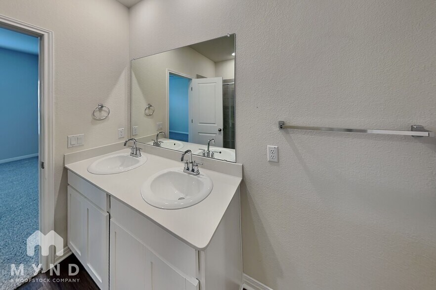 Building Photo - 1850 Settlers Glen Dr