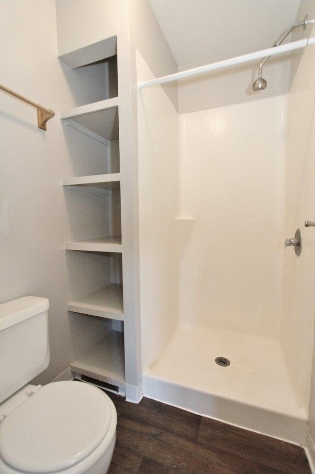 Building Photo - 1563 Sunset Dr