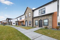 Building Photo - BRAND NEW3 BED 2.5 BATH TOWNHOME WITH 2 ST...