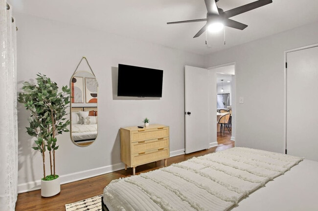 Building Photo - 1104 Elizabeth St