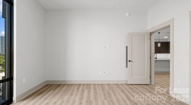 Building Photo - 2025 Cleveland Ave