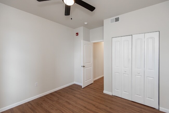Building Photo - 211 Harmony Mdws Ct
